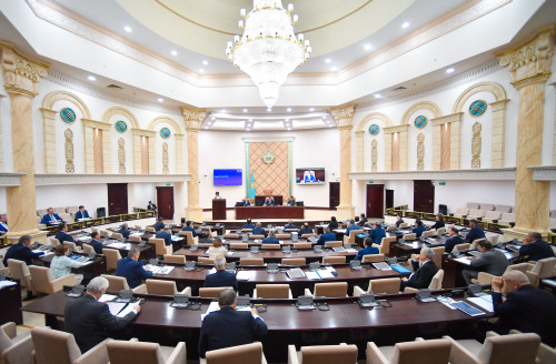 Múgedektigi bar adamdardyń ómir súrý sapasyn jaqsartý týraly zań qabyldandy