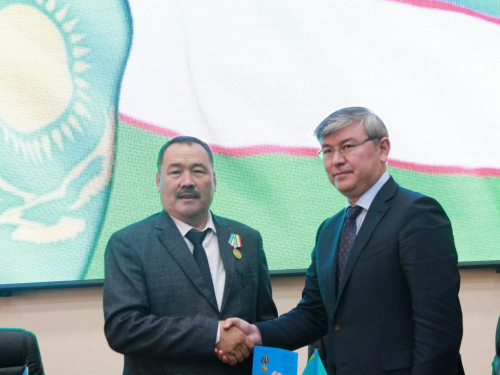 «Tashkent qazaqtary tarıhy jáne mádenı ómiri» kitabynyń tusaýkeseri ótti