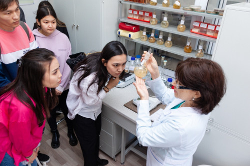 Ǵylym men tájirıbeniń naqty úılesimi