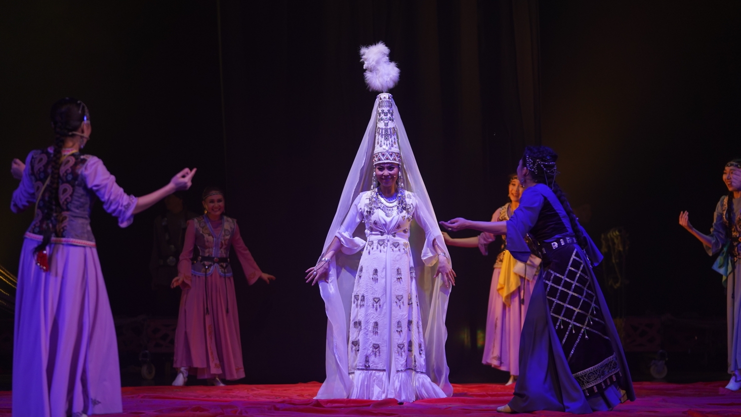 Jahan janaryn jaýlaǵan