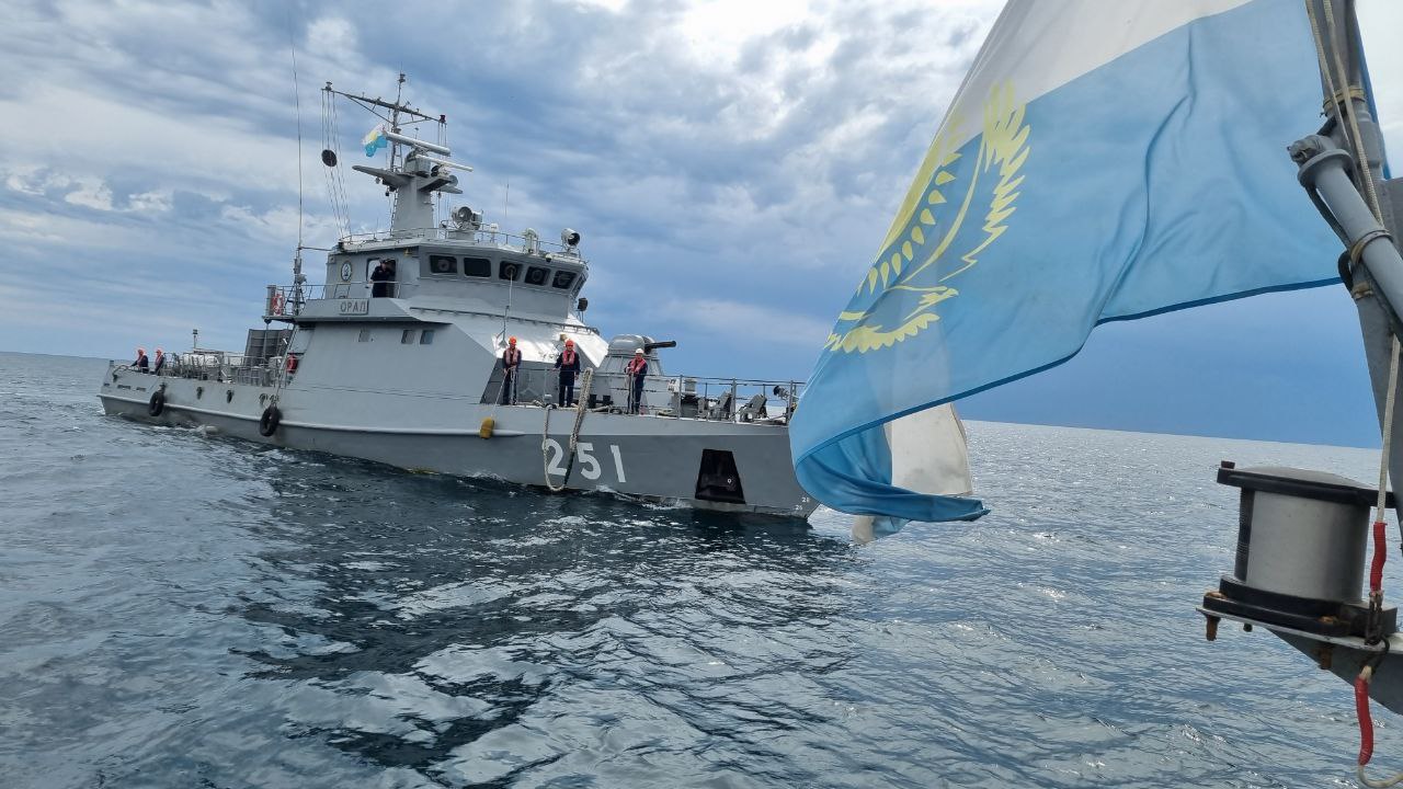 Áskerı teńizshilerdiń arnaıy jattyǵýy ótti