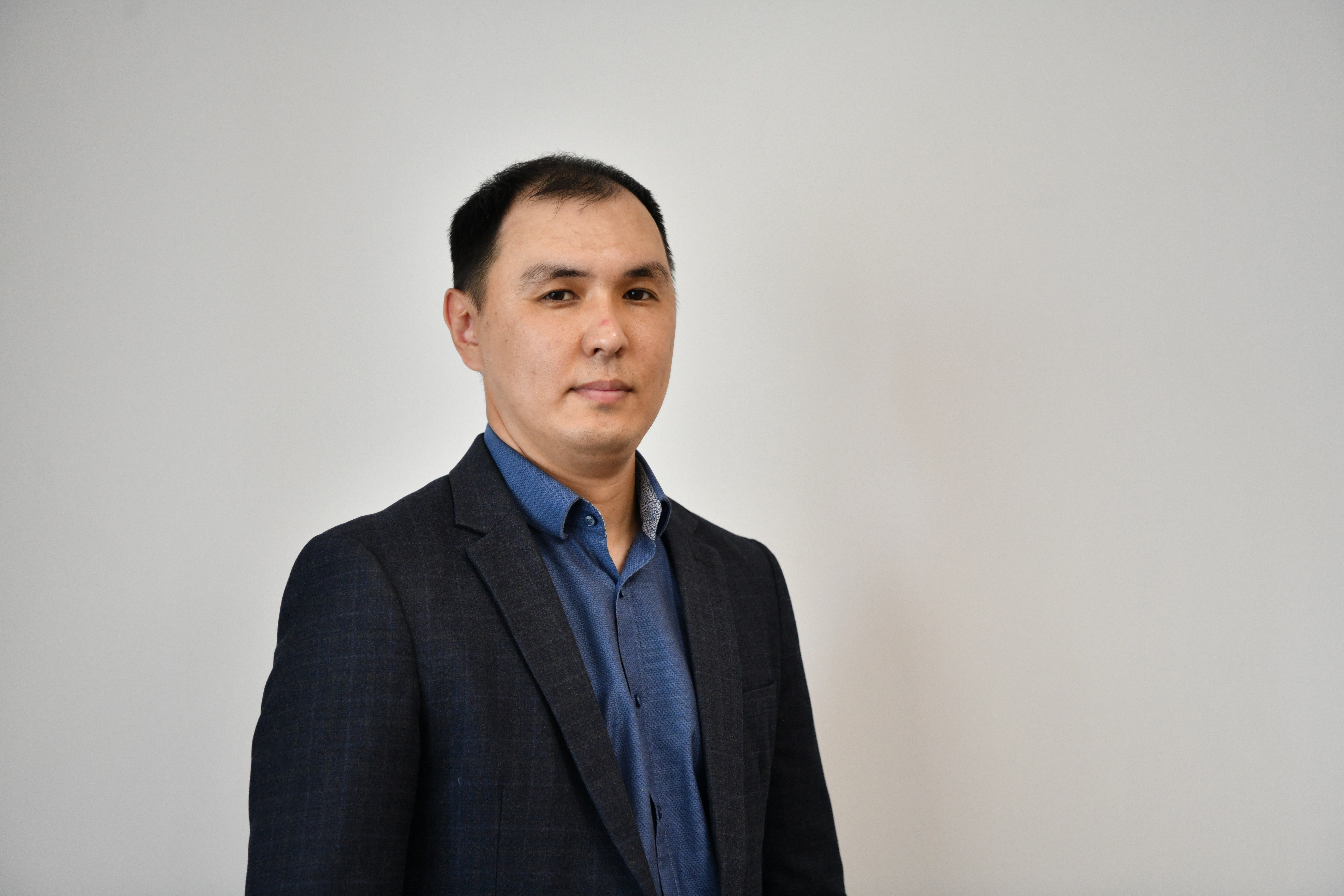 Ulttyq ıdeıa bir-birimizdi tyńdaýdan bastalsa ıgi