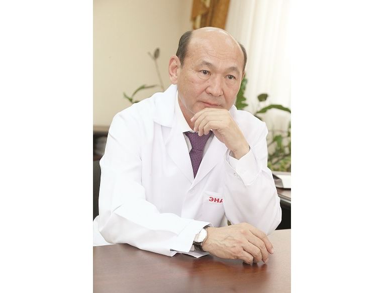 Serik Aqsholaqovpen ótkizgen on bir saǵat