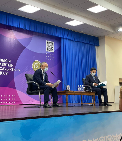 Aıbek Dadebaev «Oqjetpes-Býrabaı» kesheniniń qyzmetkerlerimen kezdesti