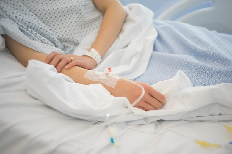 Koronavırýs juqtyrǵan 2 myńnan asa naýqas em qabyldap jatyr