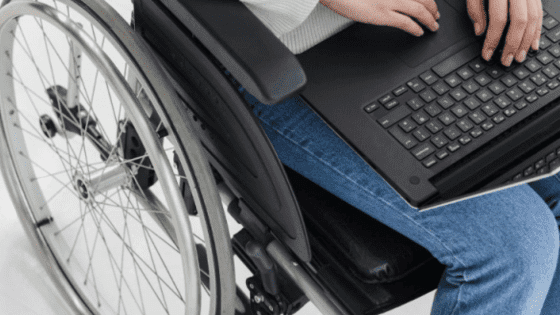 Múgedektikti belgileýdi úıden shyqpaı-aq úılestiredi