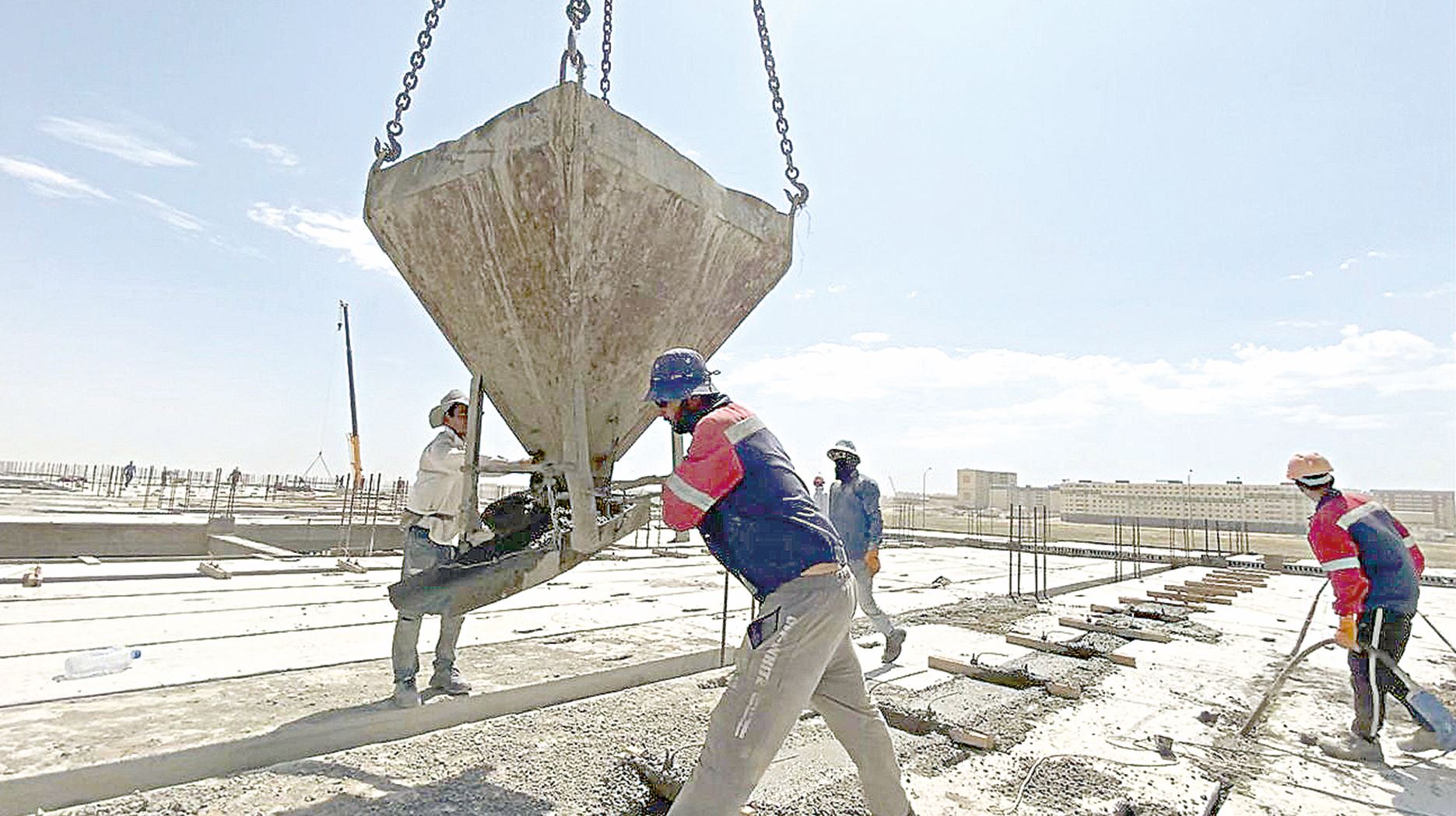 Aqtaýda kóterme-taratý ortalyǵynyń qurylysy júrýde