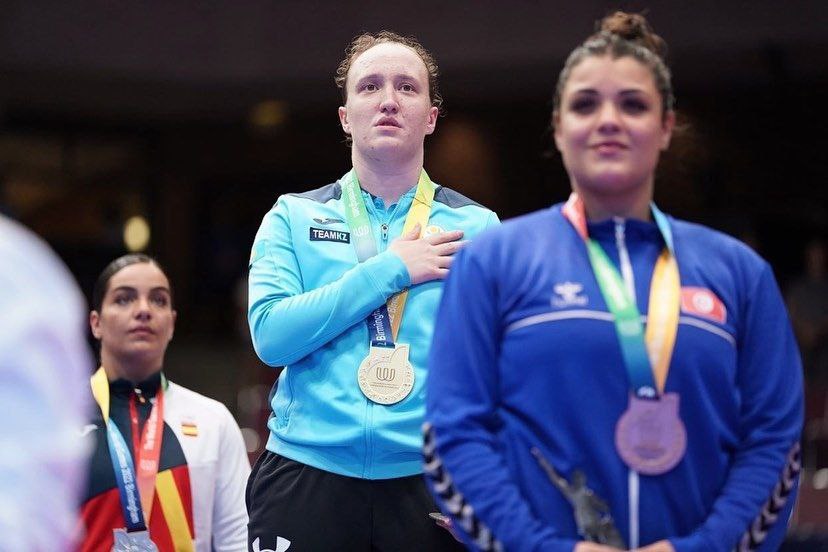 Dúnıejúzilik oıyndar máresine jetti