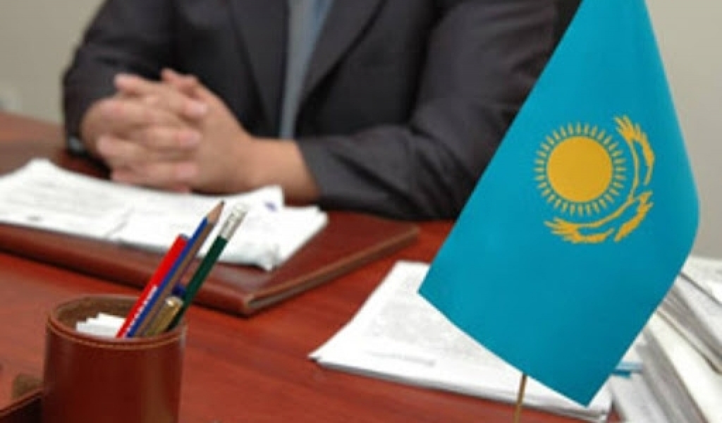 Jetisýlyq turǵyndar aýyl ákiminiń jumystan ketýin talap etti