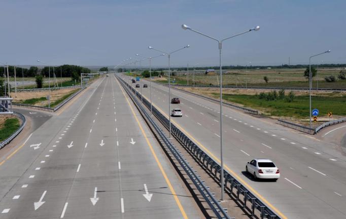 Jol boıyndaǵy qyzmet kórsetýdi damytady