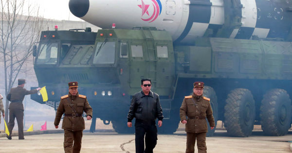 Soltústik Koreıa taǵy da  álem nazarynda