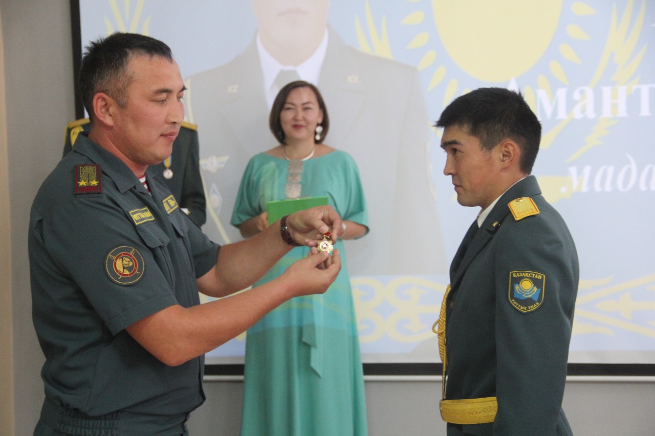 Qutqarýshyǵa laıyqty marapat