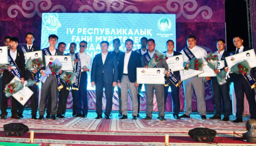 Qazalyda Ǵ.Muratbaev atyndaǵy jastar syılyǵy tapsyryldy 