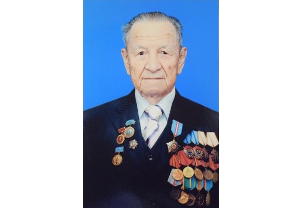 Artynda óshpes iz qaldyrǵan