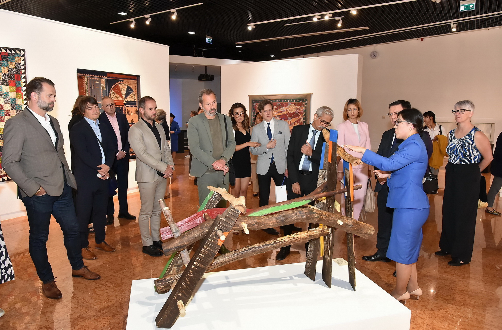 О́tken men búgindi sabaqtastyrǵan...