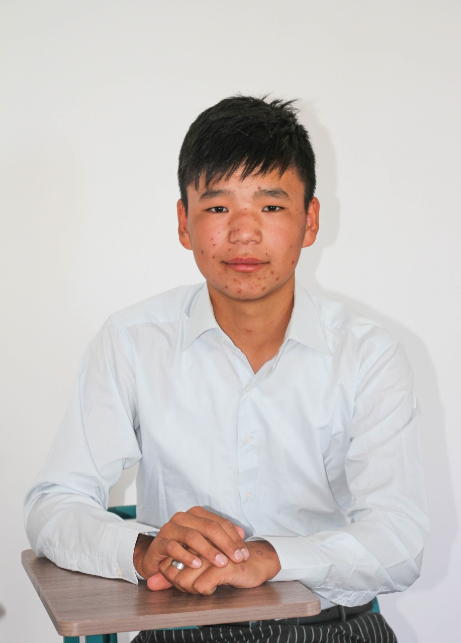 Alǵys arqalaǵan Arman