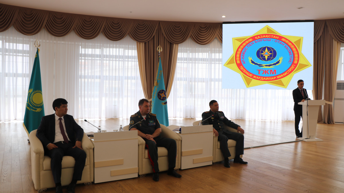 О́ńirdegi ózekti máselelermen tanysty