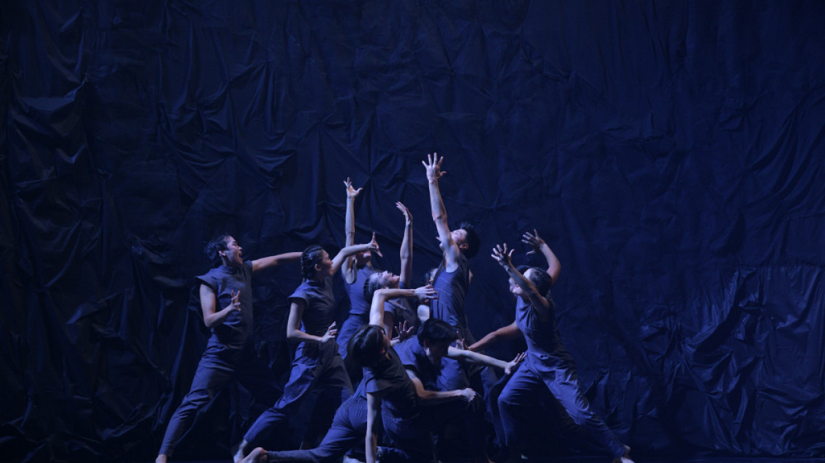 Elordada plastıkalyq spektakl qoıdy