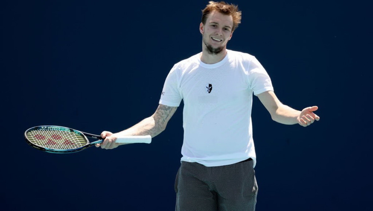 Býblık Býstadan jeńildi