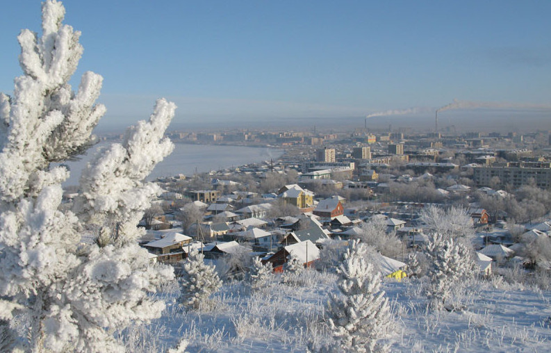 Qytymyr qystyń synynan súrinbeý úshin...
