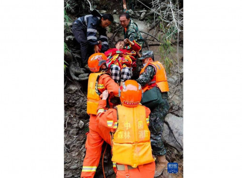 Qytaıda jer silkinisinen qaza bolǵandar sany 74 adamǵa jetti