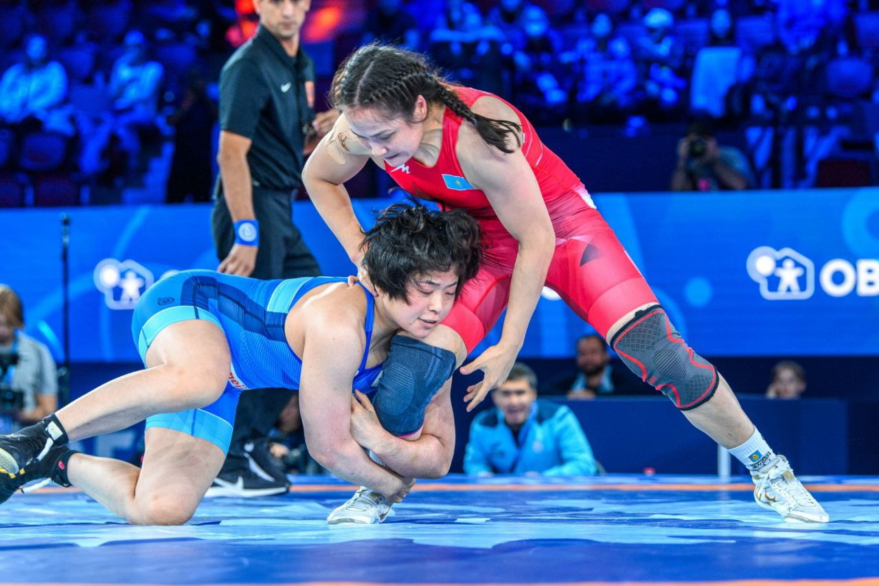 Reıtıngte básimiz tómen