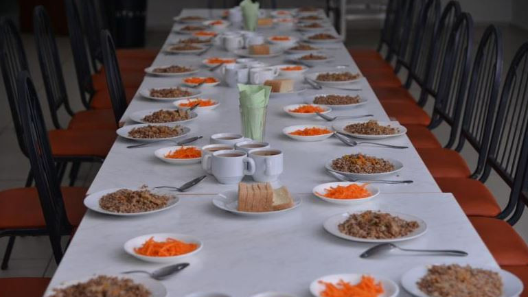 Toǵyz bala mektep ashanasynda ýlanyp qaldy