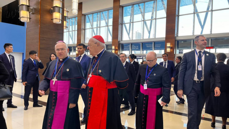 Din ókilderi arasynda alaýyzdyq joq