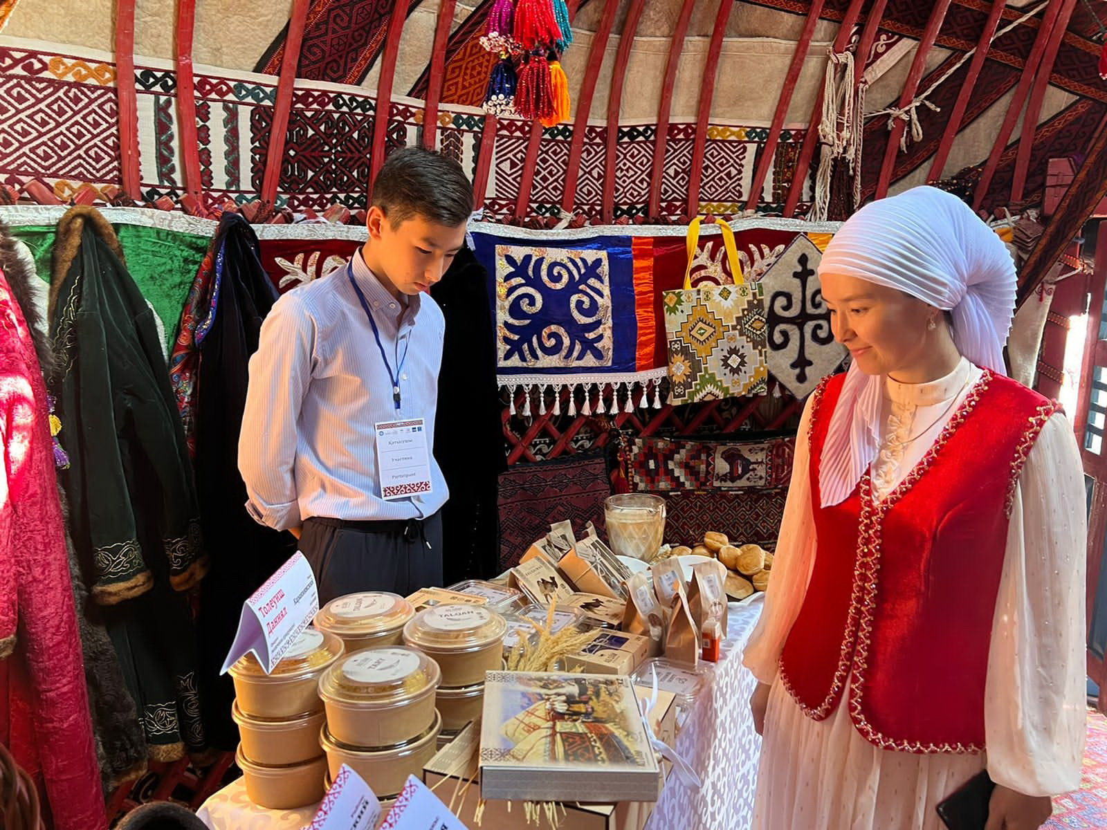 Máneri bólek Mańǵystaý