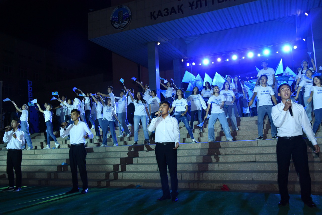 Qosh keldiń, birinshi kýrs!