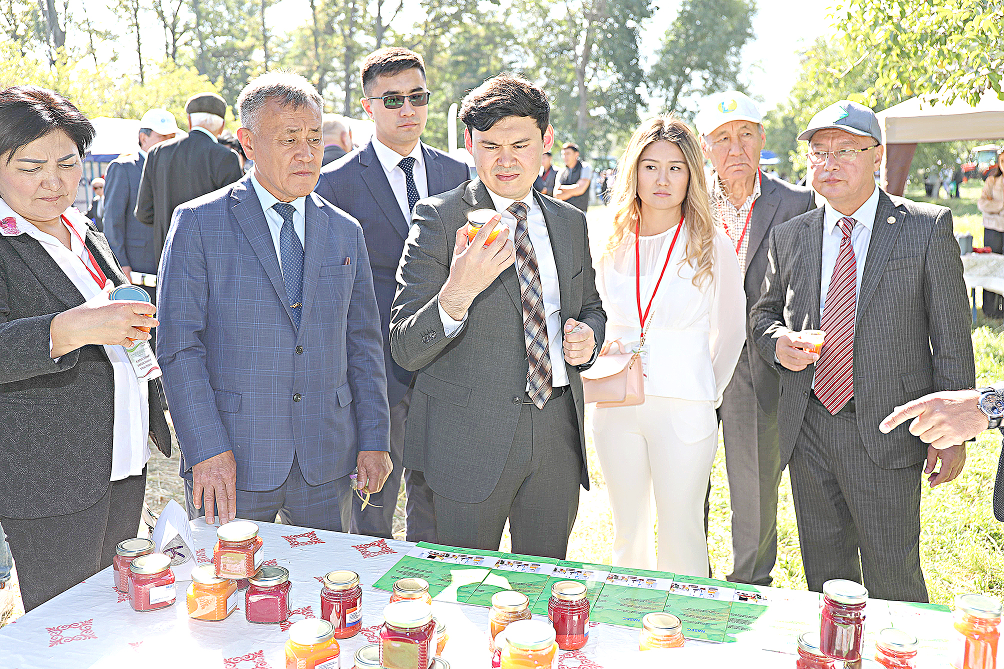 О́nerkásiptik baq sharýashylyǵyn damytý tabıǵı ónimder naryǵyna serpin beredi