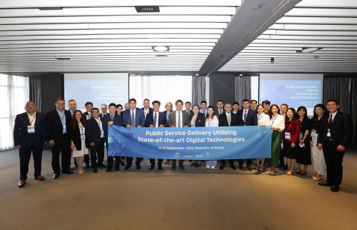 Kavkaz ben Ortalyq Azııa elderiniń ókilderi Koreıanyń sıfrlandyrý salasymen tanysty