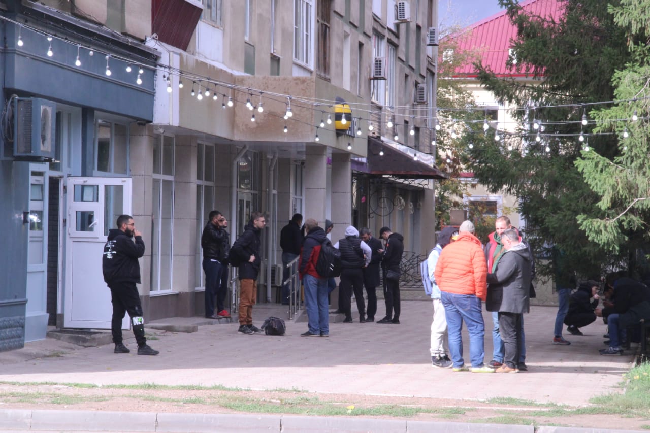 Halyq múddesi bárinen bıik