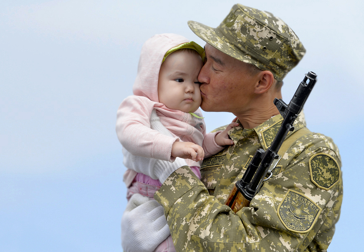 Áskerılerdiń áleýmettik jaǵdaıy jaqsarady