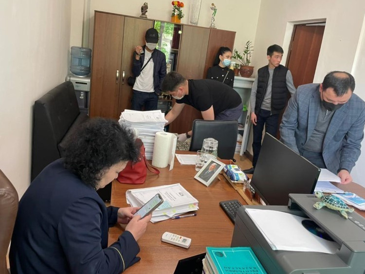 Jemqorlyq jasady degen kúdikke ilingen sýdıa qyzmetinen bosatyldy