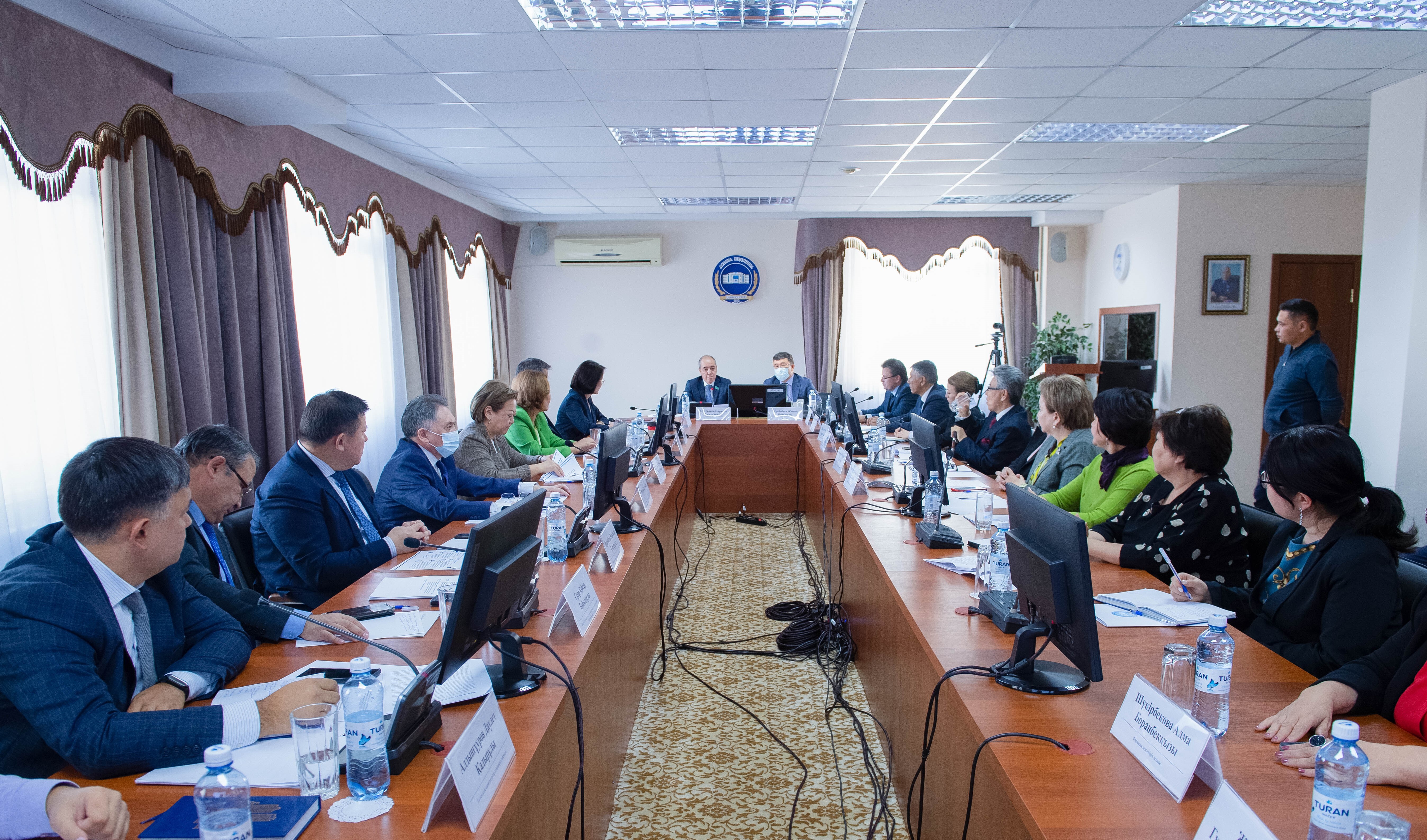 Mamandyq salalana túsedi