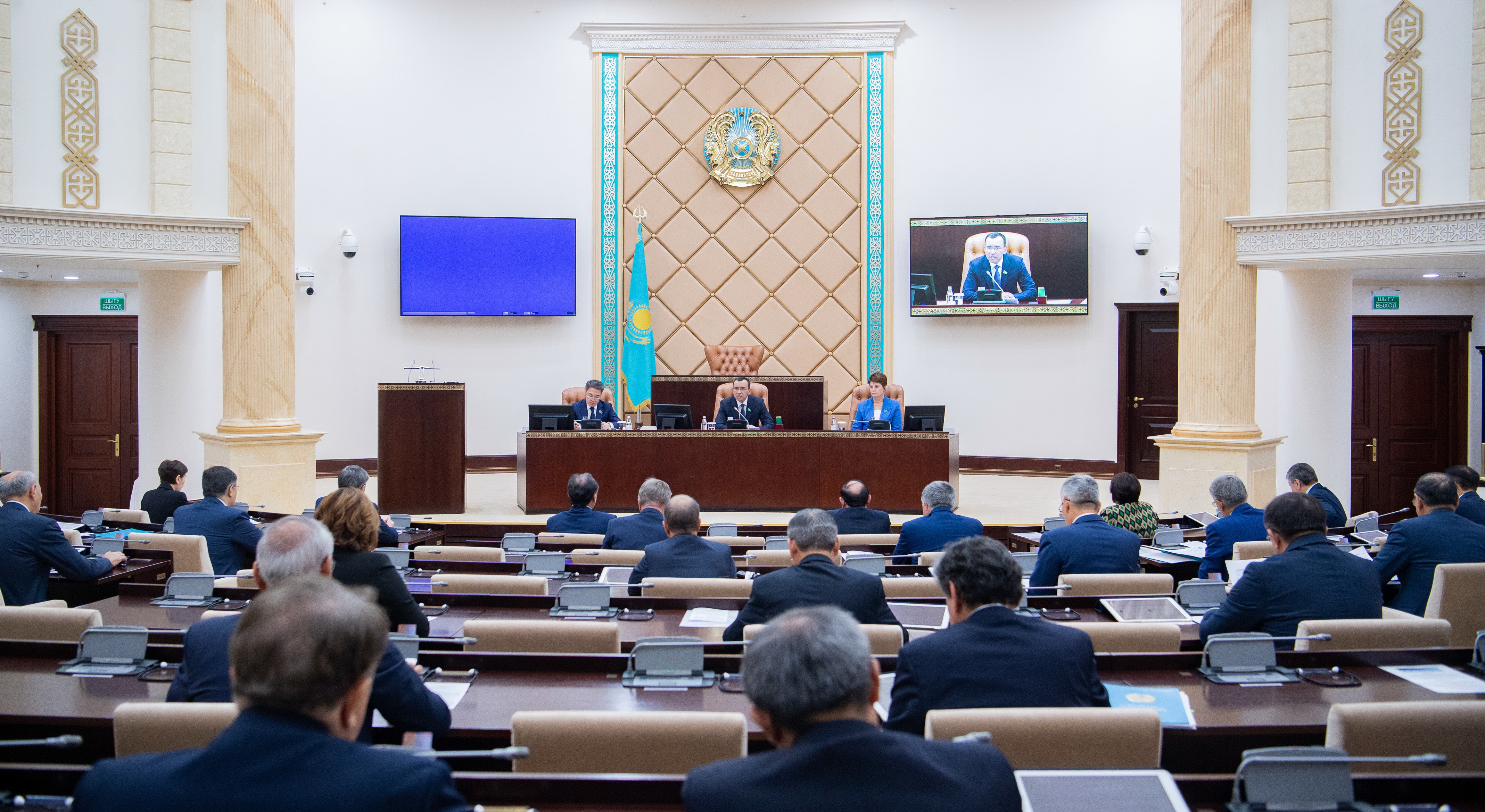 Depýtattyq saýal: tozǵan qubyr, «qorǵansyz» qorǵanys ónerkásibi týraly