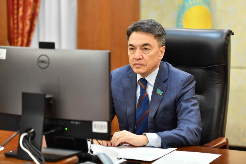 Aral máselesi Eýropa nazarynda