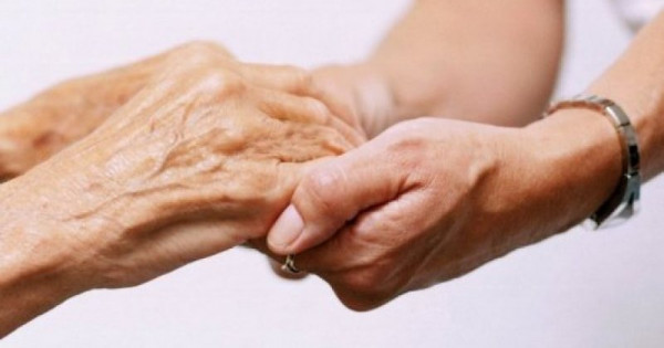 Áleýmettik qyzmetkerlerdi quttyqtady