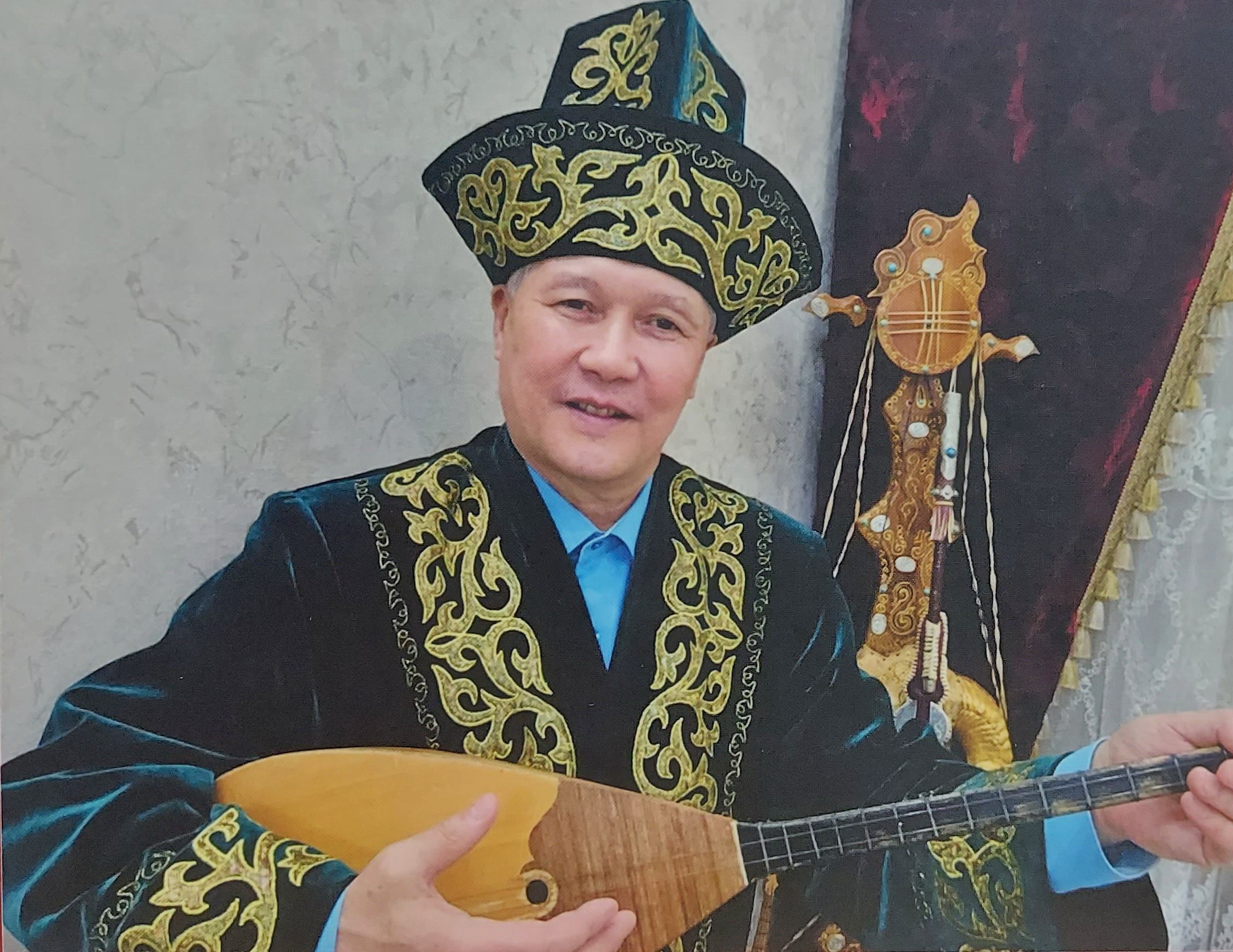 Jıyrma tilde sóılegen «Jer ıisi»