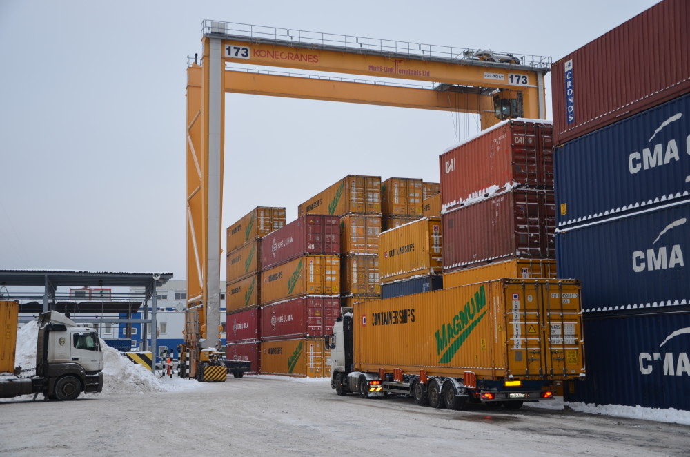 Iranmen arada júk aınalymy artady