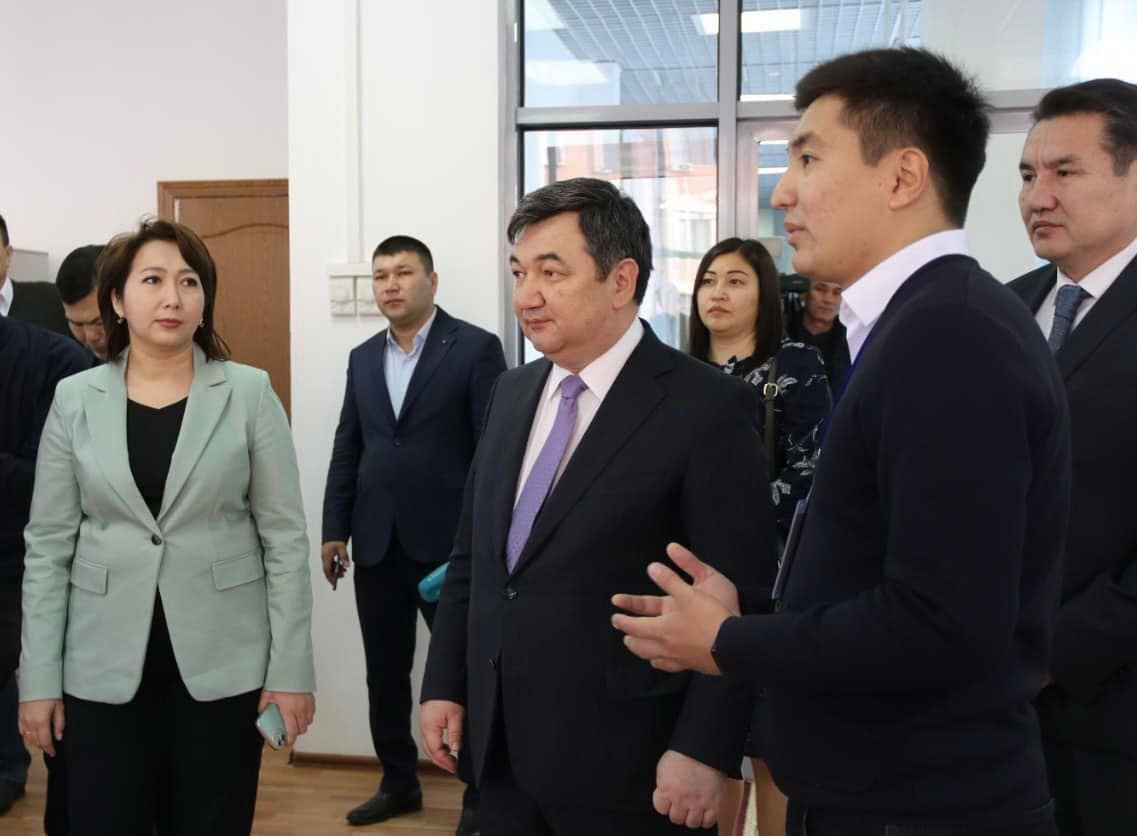 Syr boıyndaǵy kezdesý