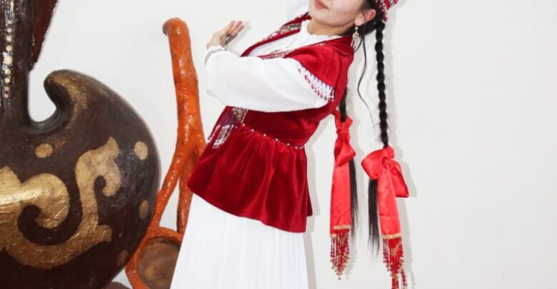 Jeńiske qushtar jeti qyz