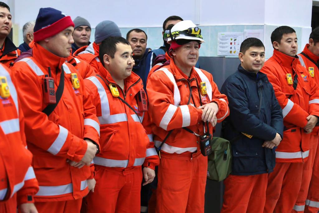 Eńbek ujymdarymen kezdesti