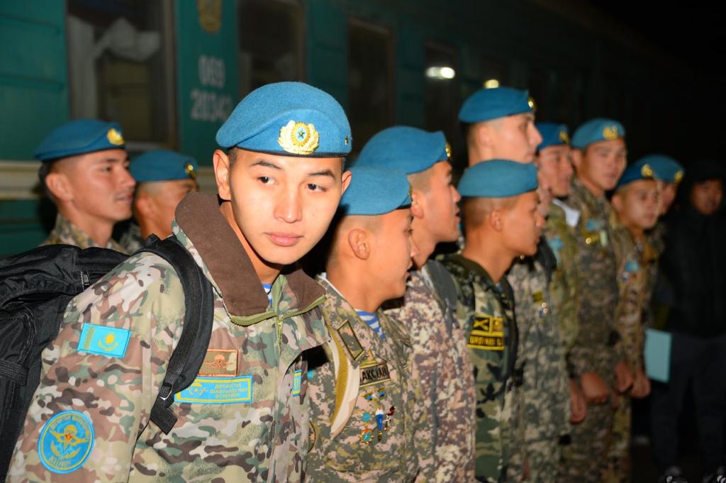 Áskerden qaıtqan sarbazdar