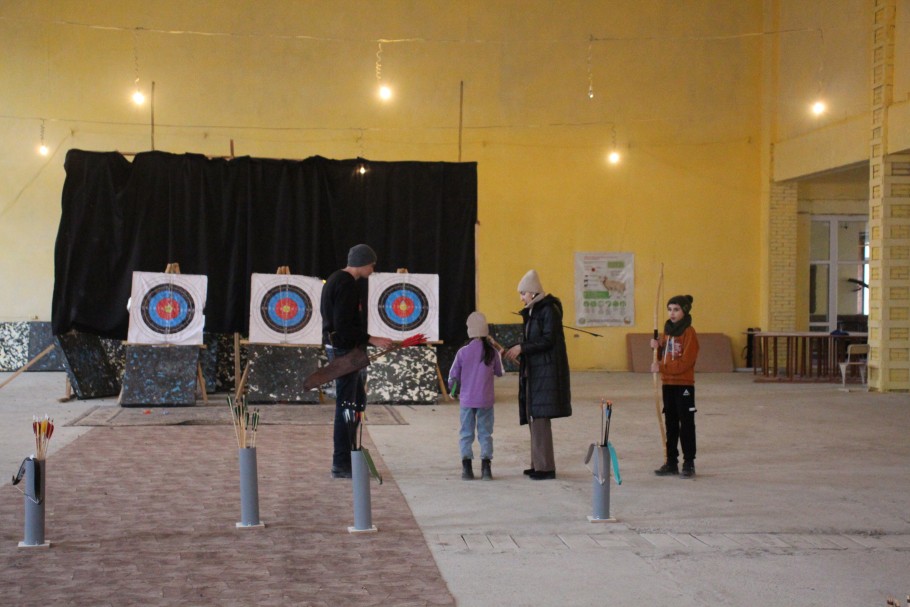 Sadaq atý mektebi qoldaýǵa zárý