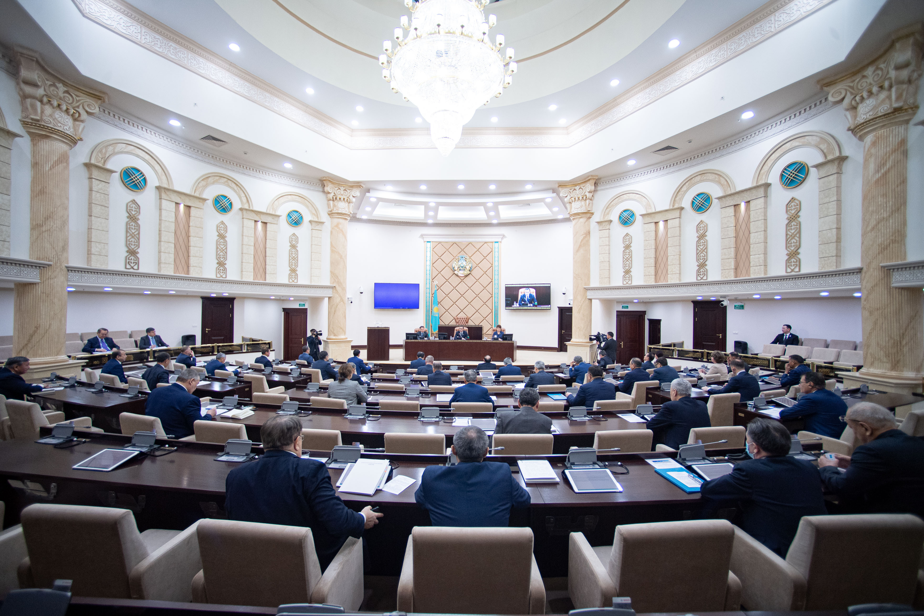 Semeıdegi kópir qurylysy aıaqtalmaı qalýy múmkin