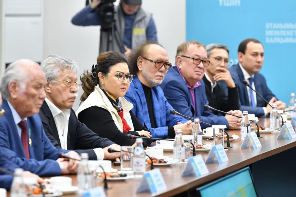 Jas iskerler úshin jeńildikter