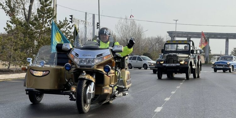 Almaty oblysynyń turǵyny daýys berýge retrokólikpen bardy