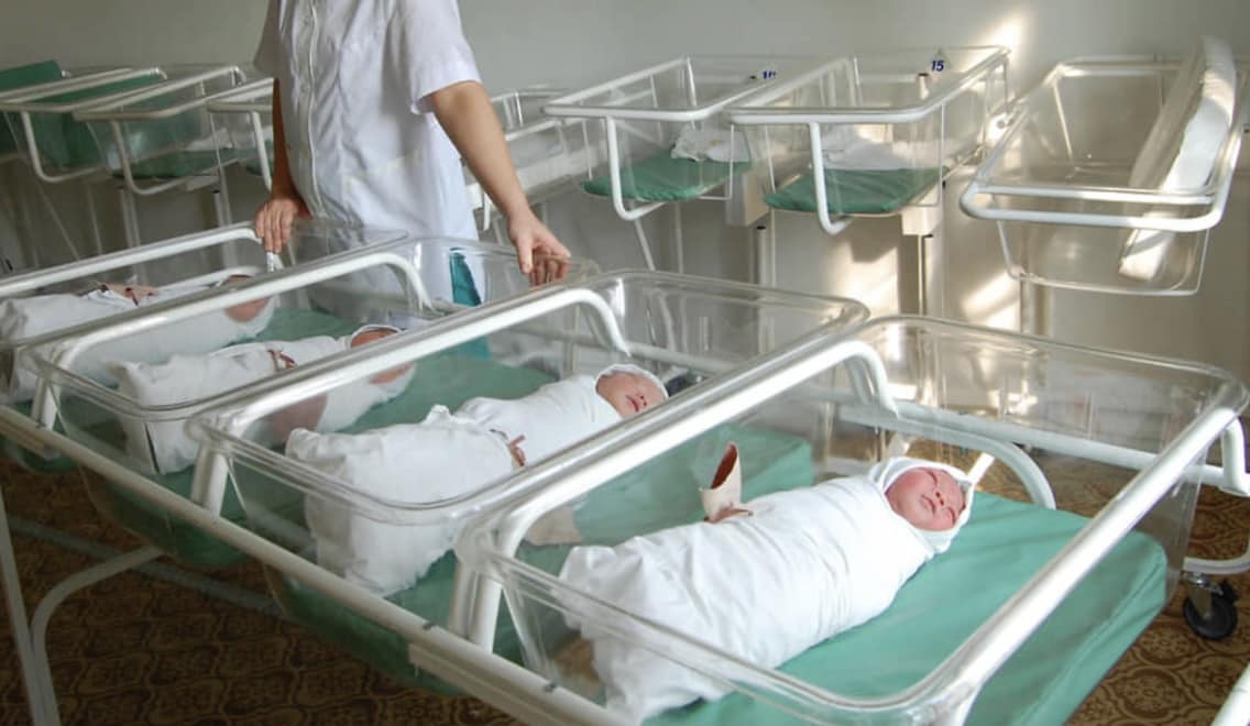 Saılaý kúni Túrkistan oblysynda 90 náreste dúnıe esigin ashty